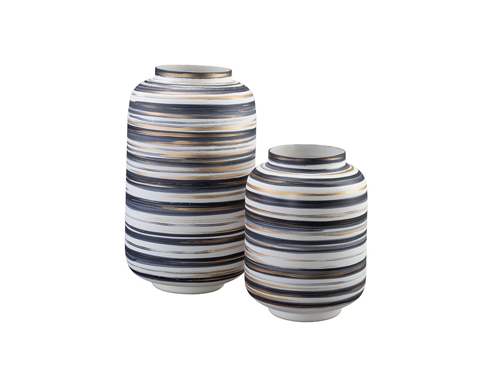 Pallavi Vase, Medium