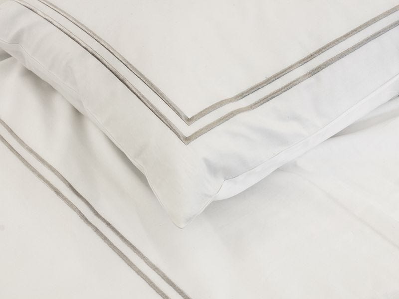 Park Avenue 3 Piece Bedding Set Silver