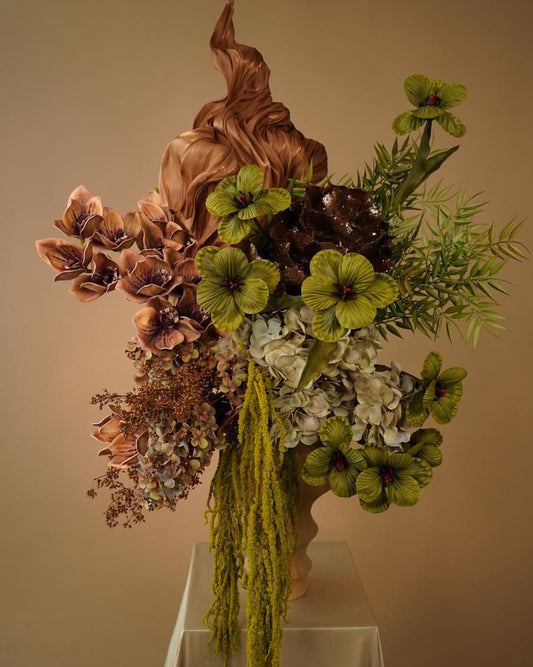 Chaotic Levitation Flower Arrangement