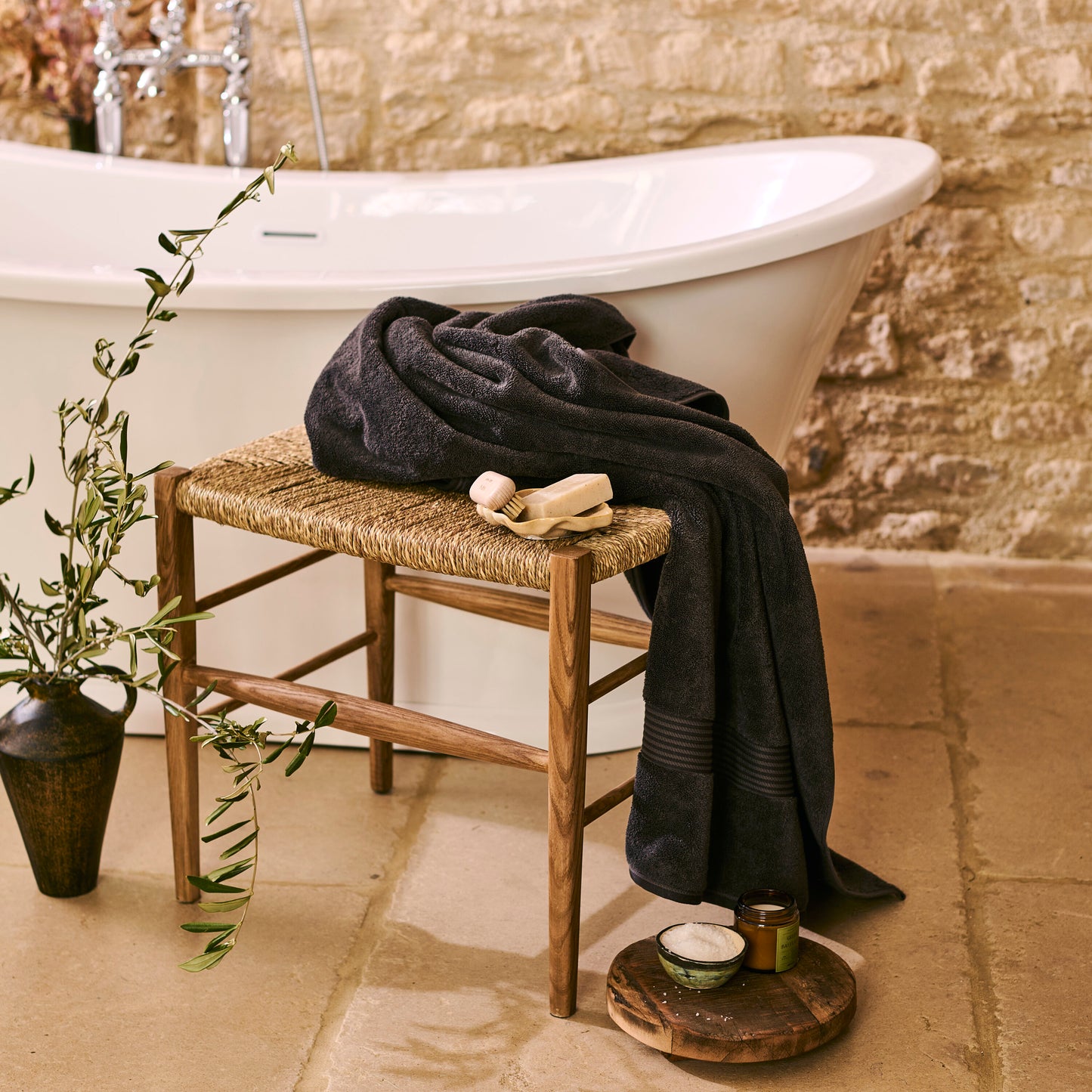 Supreme Hygro Bath Towel Graphite