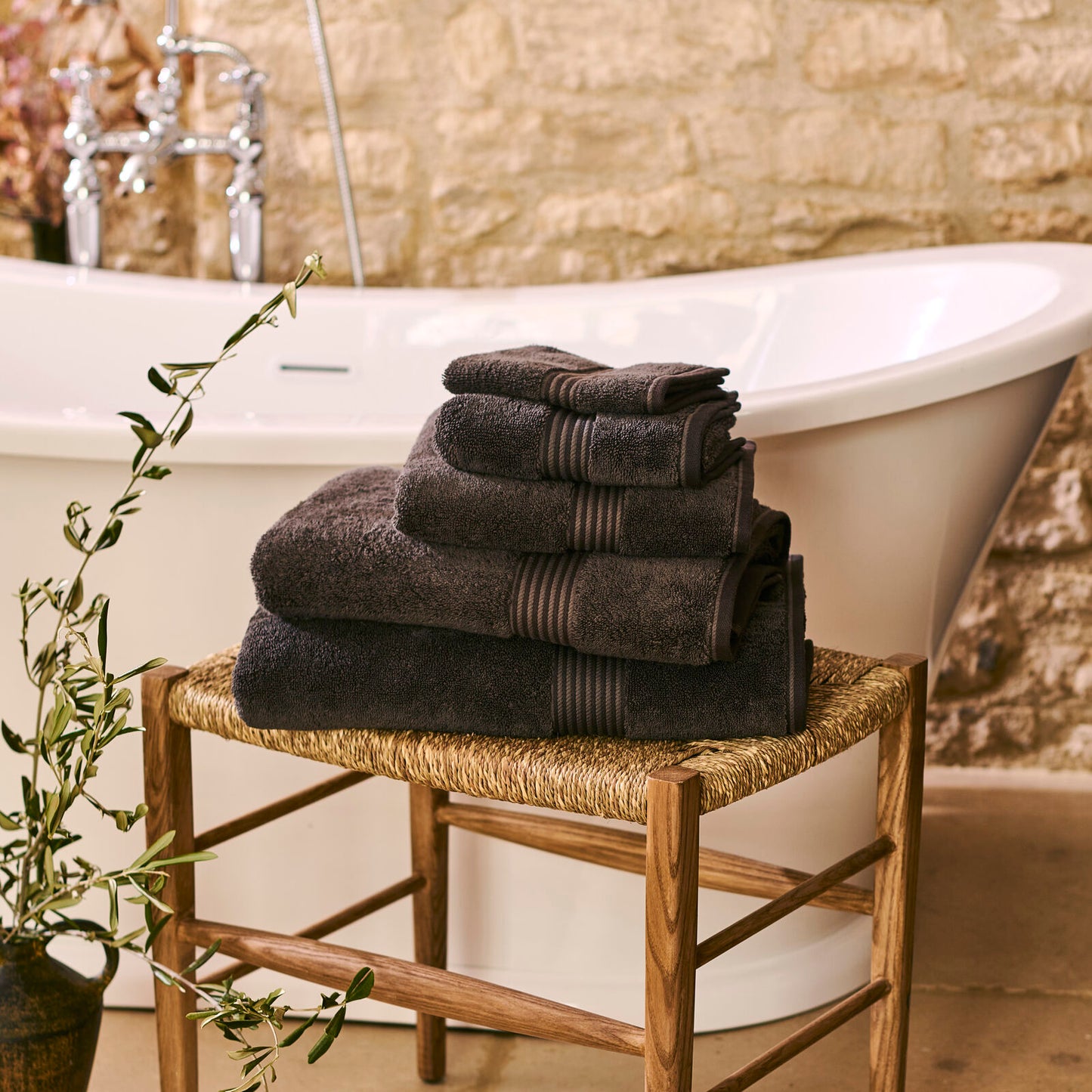 Supreme Hygro Bath Towel Graphite